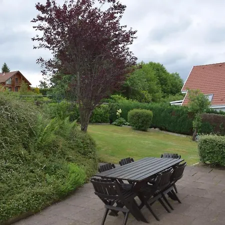Chez Vivi: Tranquil 3-star With Terrace And Free Wi-fi Holiday home *
